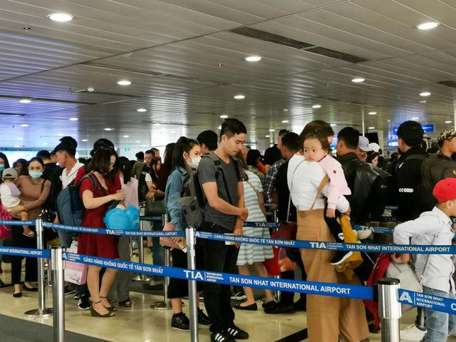 Sân bay Tân Sơn Nhất “dễ thở” ngày 26 Tết