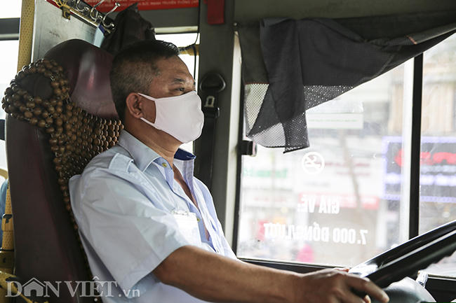 gio cao diem, nhieu xe buyt o ha noi van e khach vi dich covid-19 hinh anh 6