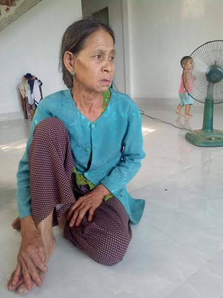 Bà Lan vô cùng lo lắng khi nhận được thông tin bị cắt khoản tiền hỗ trợ từ UBND tỉnh Bình Định.