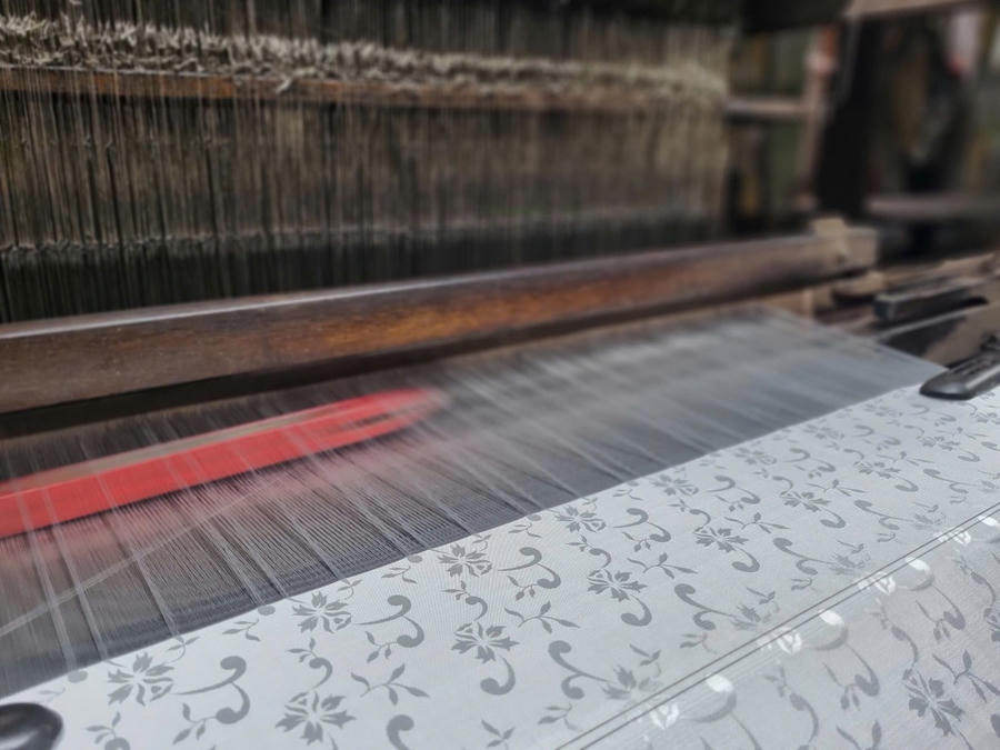 Lụa Vạn Phúc có khoảng 70 loại the, lụa, gấm lĩnh khác nhau.