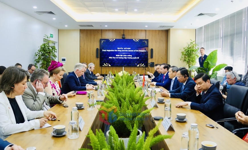 Quang cảnh buổi làm việc.