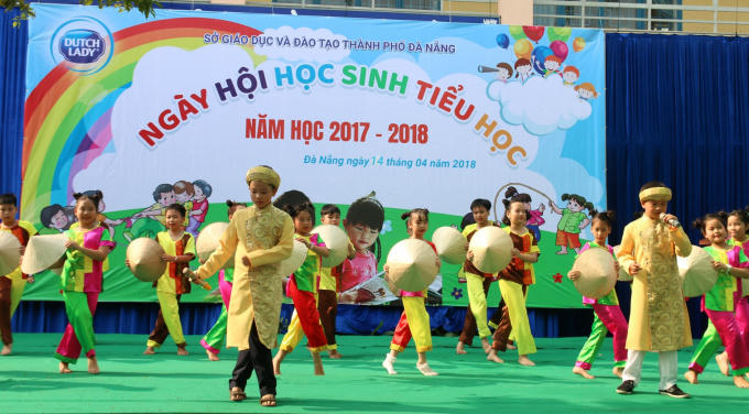 Ngoài tài trợ cho chương trình, FrieslandCampina Việt Nam còn mang đến những kiến thức về dinh dưỡng và vận động hợp lý