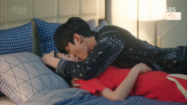 Huyền thoại biển xanh tập cuối: N&agrave;ng ti&ecirc;n c&aacute; mang thai đứa con đầu l&ograve;ng