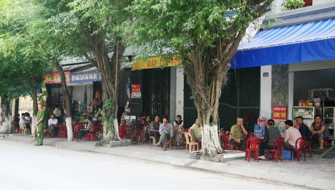 Ghi nhận tại điểm thi trường Cao đẳng Phát thanh - Truyền hình I. Nhiều quán giải khát, quán cà phê trở nên đông khách nhờ buổi thi. Lực lượng công an sở tại cũng có mặt để bảo đảm an ninh, trật tự.