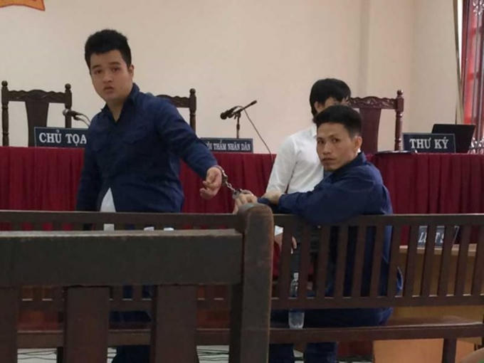 Hai bị cáo tại phiên sơ thẩm.