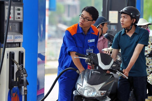 Gía xăng dầu có thể tăng vào hôm nay 4/1 (Ảnh minh họa, nguồn: Internet).