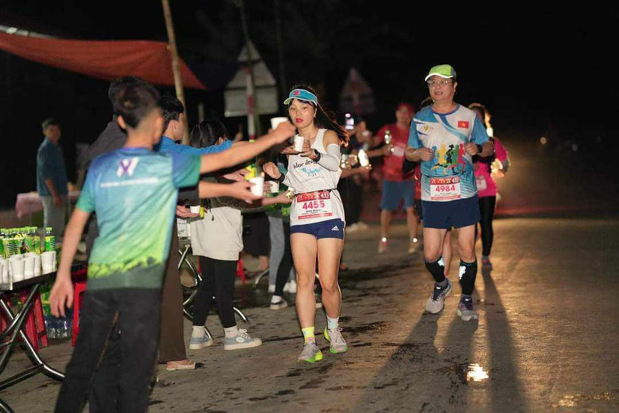 Cự ly 42km xuất phát lúc 5h30.