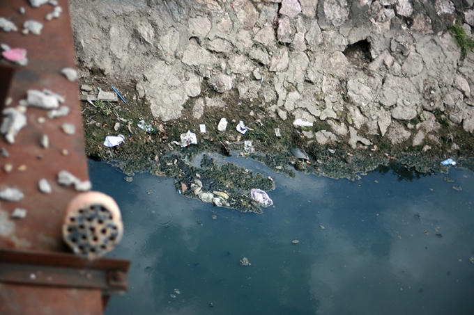 Theo Viện Nghiên cứu cấp thoát nước và môi trường thuộc Hội Cấp thoát nước VN cảnh báo, hiện nguồn nước ngầm của Hà Nội đang bị ô nhiễm nặng.