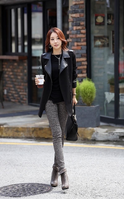 Kết hợp với những phụ kiện như túi xách, đôi bốt cùng tông màu sẽ làm bạn trở nên thật phong cách. Ảnh: internet.