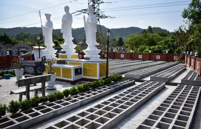 Nghĩa trang có thể tiếp nhận hơn 1000 mộ phần.