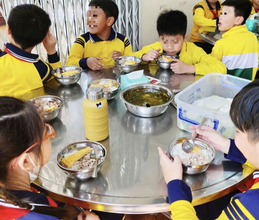 Bếp ăn của trường Tiểu học Trưng Vương, Đà Lạt. Ảnh: P.T