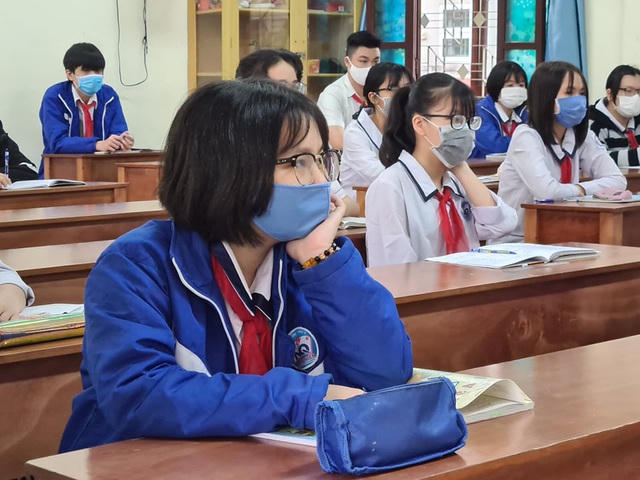 Học sinh khối 9 và khối 12 tại TP Hải Phòng đã đi học trở lại. Các qui định được thực hiện nghiêm ngặt.