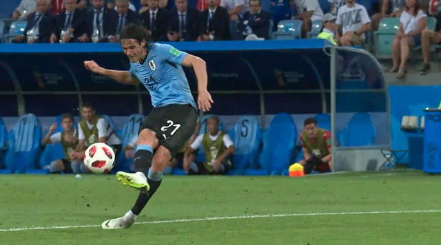 Cavani đang có phong độ cực cao- anh ghi cả hai bàn thắng trong chiến thắng của Uruguay trước Bồ Đào Nha.