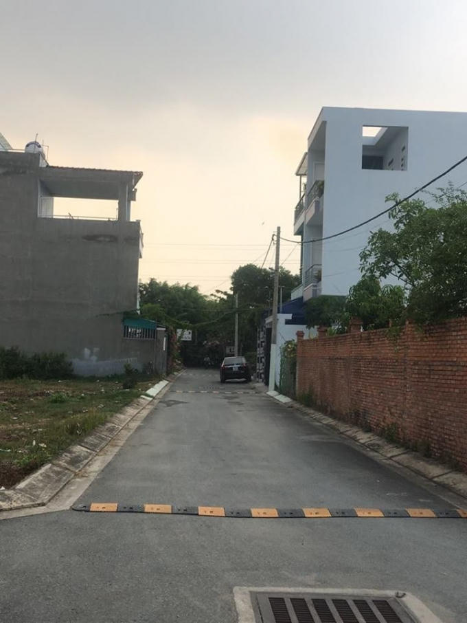 Người dân ở khu dân cư này lại “sống mòn” chờ cơ quan chức năng.