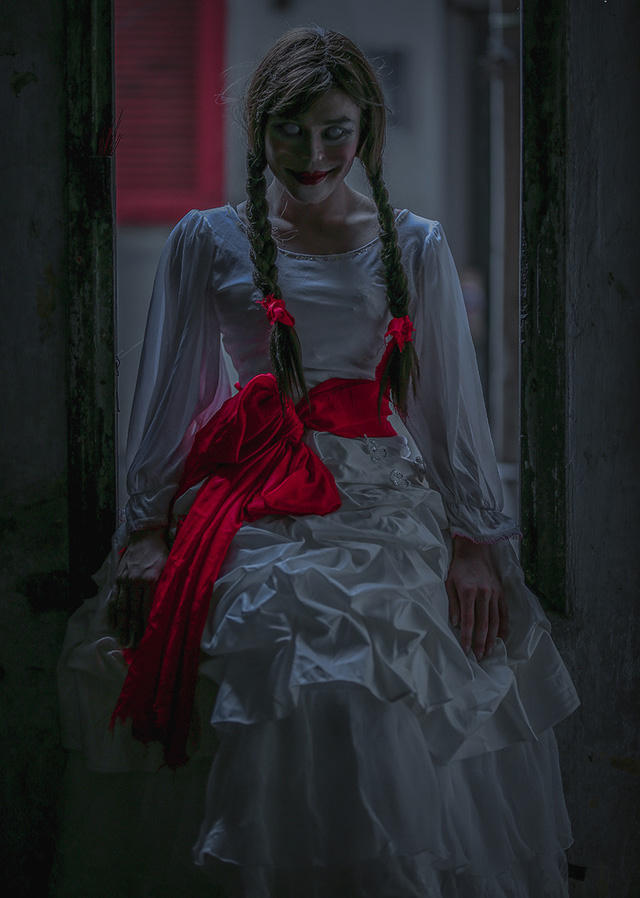 Bộ ảnh búp bê kinh dị Annabelle phiên bản Việt khiến người xem rợn gáy