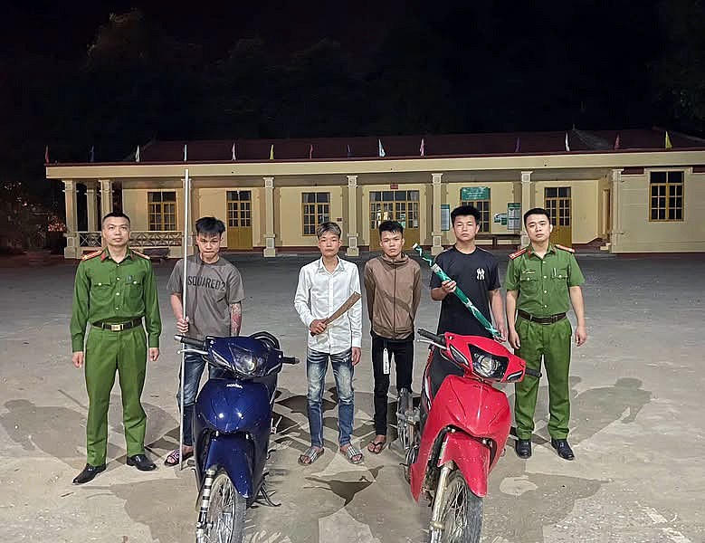 Nhóm thanh niên tại cơ quan công an. (Ảnh: Công an tỉnh Hà Giang).