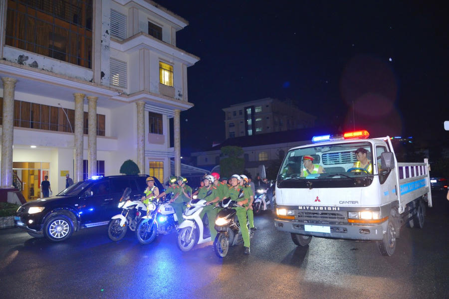 Lực lượng tuần tra, kiểm soát Công an tỉnh Cà Mau ra quân bảo đảm an ninh, trật tự ban đêm trên địa bàn.