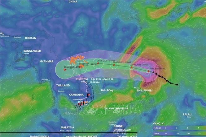 Hướng di chuyển của bão RAGASA từ hệ thống giám sát thiên tai Việt Nam. (Ảnh: TTXVN phát)