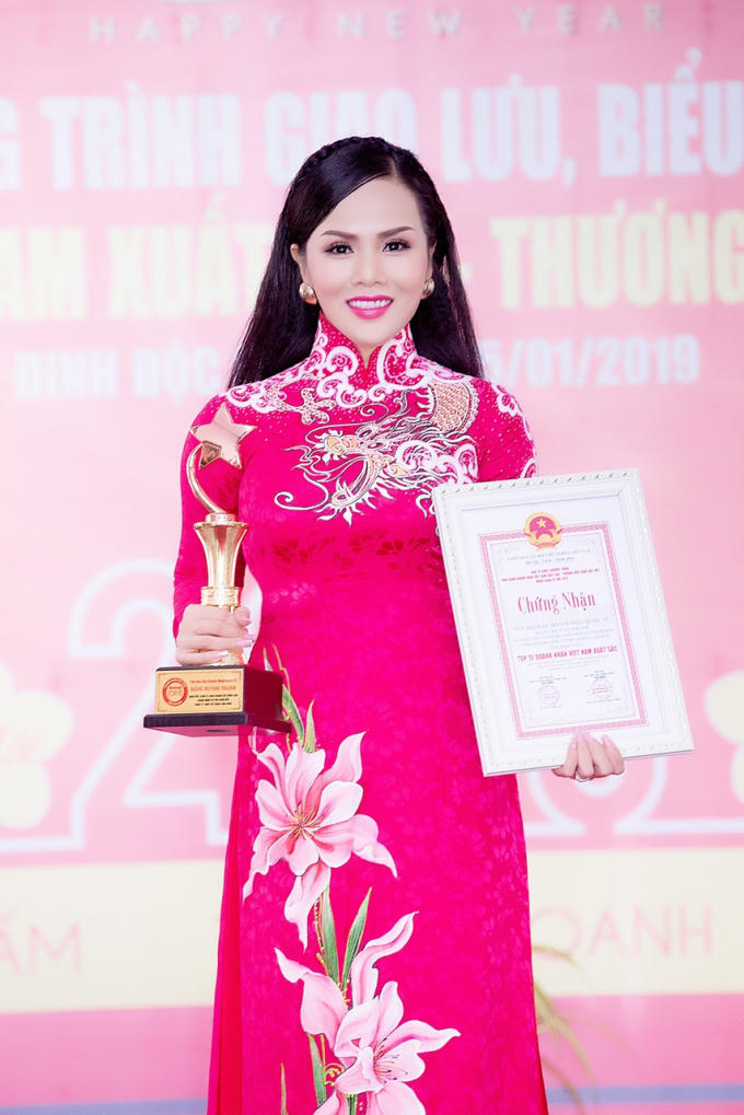 Chị còn là Top 12 Doanh nhân Việt Nam xuất sắc 2018.