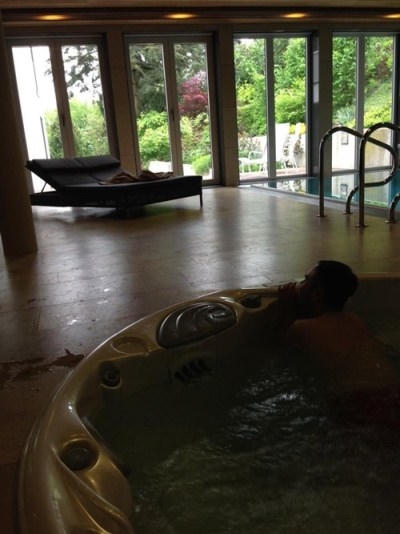 Nội thất bên trong căn biệt thự rất sang trọng và xa hoa.