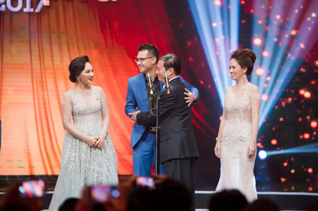 &ldquo;Người ph&aacute;n xử&rdquo; thắng lớn tại giải thưởng Ấn tượng VTV 2017