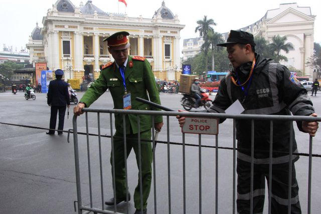 Trực tiếp - Chủ tịch Triều Tiên Kim Jong-un đã về tới khách sạn ở Hà Nội