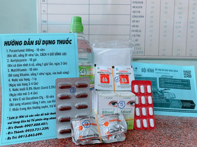 Túi thuốc với 7 loại dược phẩm được khuyến cáo sử dụng, được BCĐ phòng, chống Covid-19 phường 1 - quận Tân Bình cung cấp cho bệnh nhân đang cách ly, chữa trị tại chính ngôi nhà của mình. Ảnh: (BCĐ PCD CC)