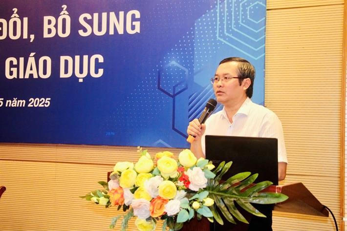 Thứ trưởng Nguyễn Văn Phúc phát biểu tại hội thảo.