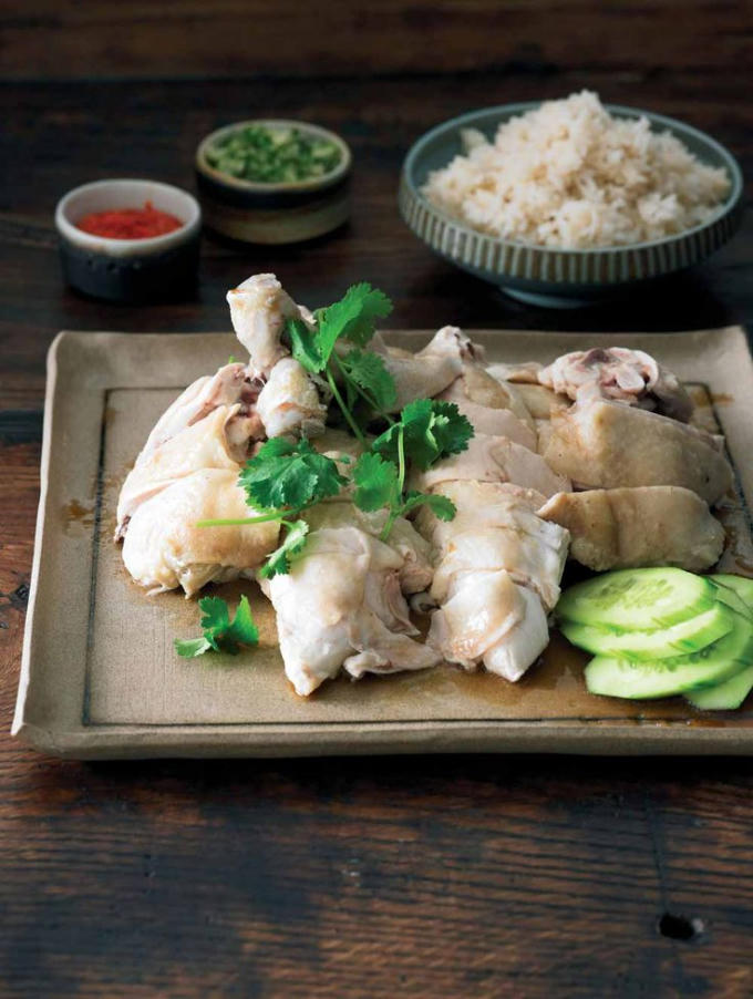 Gà luộc và xôi trắng