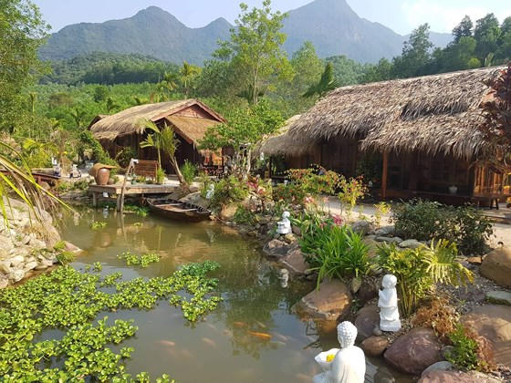 Tại khu vực rừng phòng hộ ở xã Duy Sơn, huyện Duy Xuyên, tỉnh Quảng Nam, người dân phát hiện 1 khu nghỉ dưỡng xây dựng trái phép.