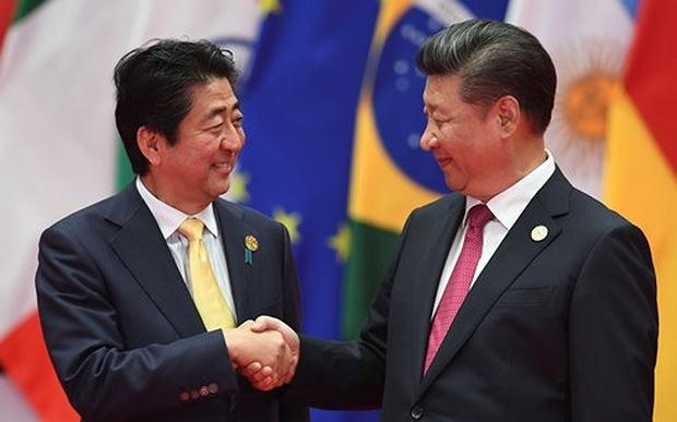 Thủ tướng Nhật Bản Shinzo Abe (trái) và Chủ tịch Trung Quốc Tập Cận Bình (phải). (Ảnh: Pinterest)