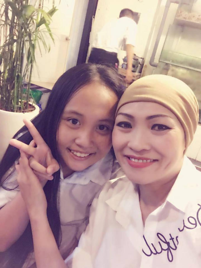 Phương Thanh và con gái.