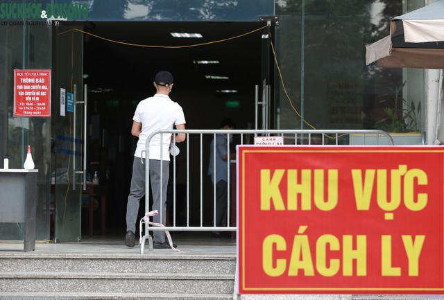 Tất cả mọi hoạt động của người dân đều được kiểm soát gắt gao.