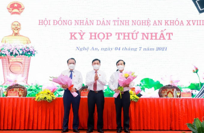 bna_chuc_mung_2_pho_chu_tich_hdnd1489170_472021