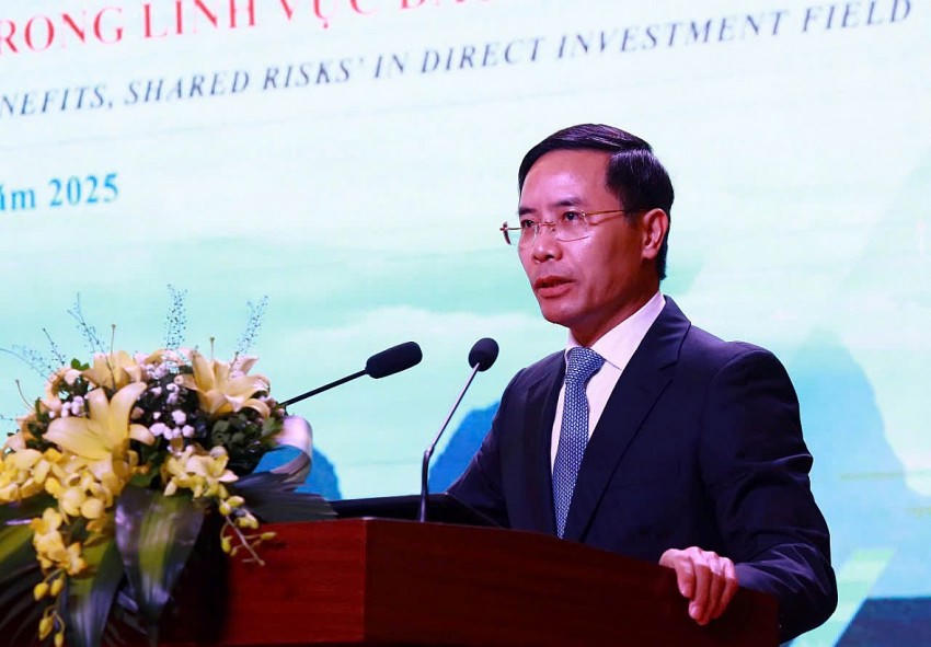 Chủ tịch tỉnh Quảng Ninh Phạm Đức Ấn phát biểu tại hội thảo.