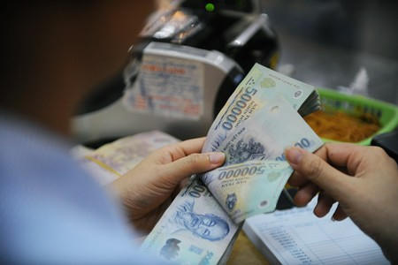 Sau vụ việc khách hàng gửi tiết kiệm tại Eximbank bị mất 245 tỷ đồng, Ngân hàng Nhà nước đã có văn bản gửi các tổ chức tín dụng, yêu cầu nghiêm túc triển khai, thực hiện việc đảm bảo an toàn giao dịch tiền gửi của khách hàng.