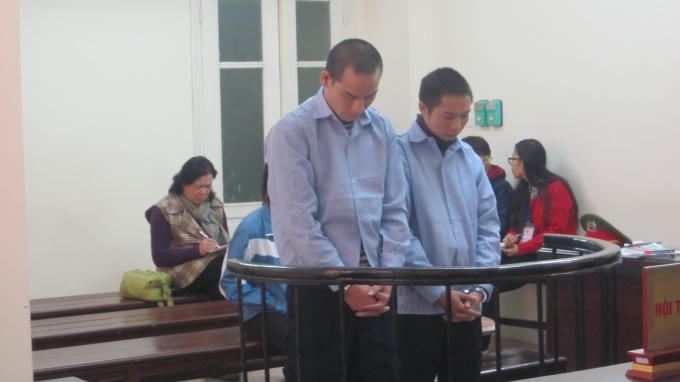Các bị cáo trước vành móng ngựa sáng nay (Ảnh: Duy Khương)