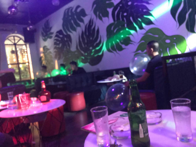 Hoạt động kinh doanh bóng cười tại quán Chấts số 40 Lương Ngọc Quyến (phường Hàng Buồm – Hà Nội).