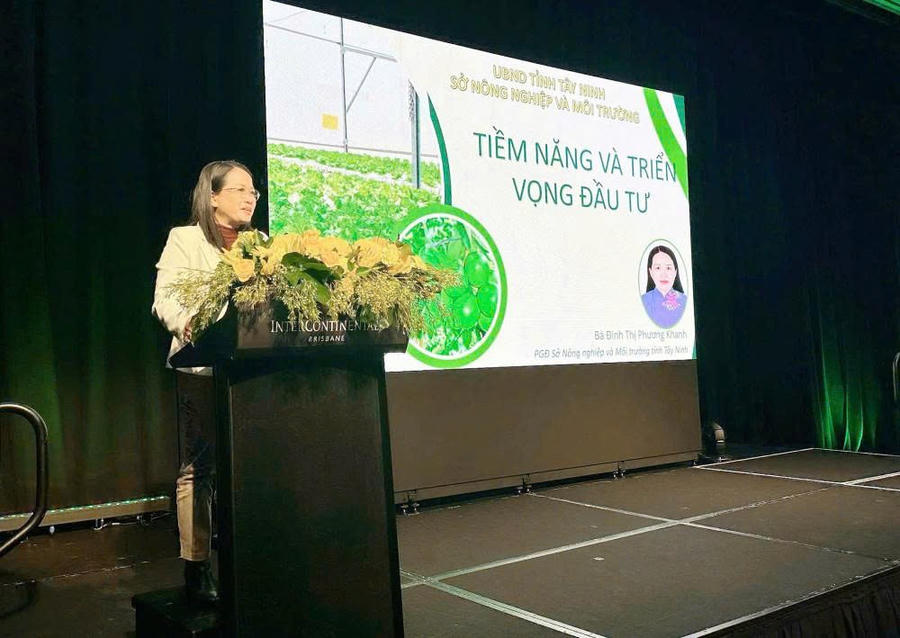 Lãnh đạo Sở Nông nghiệp và Môi trường tỉnh Tây Ninh thông tin, định hướng đầu tư, phát triển nông nghiệp ứng dụng cao của tỉnh tại hội nghị