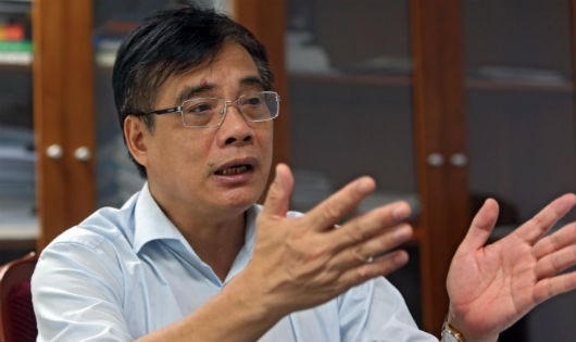 PGS.TS Trần Đình Thiên.