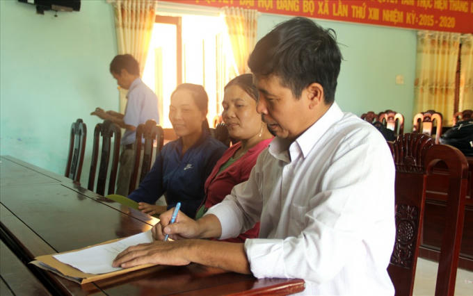 Do ông Dũng không có mặt nên buổi giao nhận vàng bị tạm hoãn.