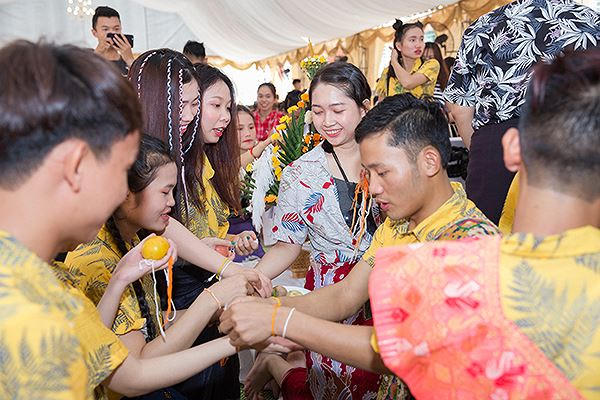 Nghi lễ buộc chỉ cổ tay là một nét văn hoá đặc sắc mỗi dịp Tết cổ truyền Bunpimay.