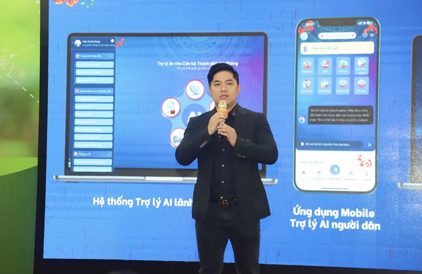 Ông Phạm Thế Anh, Giám đốc Công ty Cổ phần Công nghệ HeyU thông tin hội nghị.