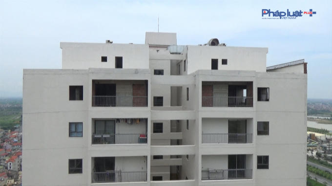  Chủ đầu tư xây dựng căn hộ tầng 25 thông lên tầng tum...