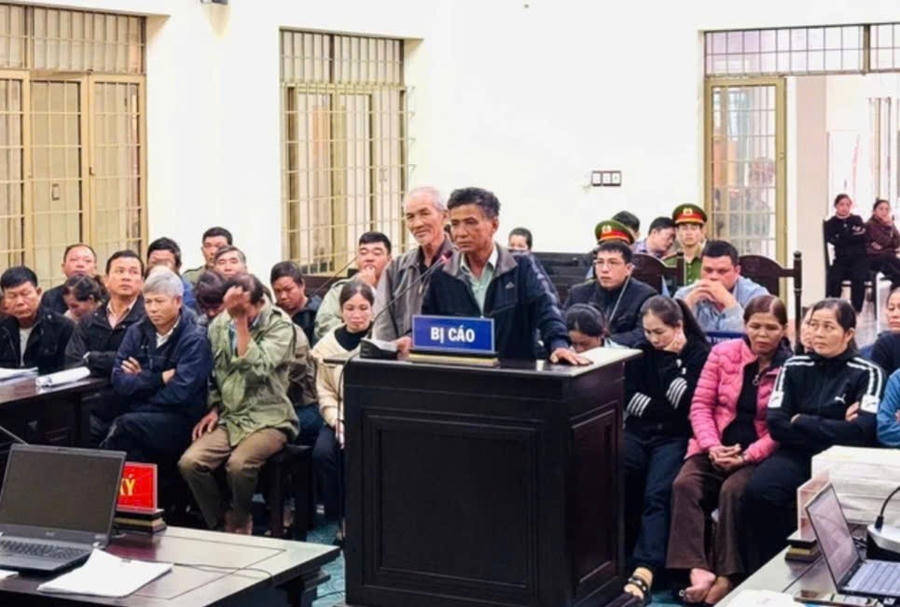 Các bị cáo tại phiên tòa. Ảnh: Cao Nguyên