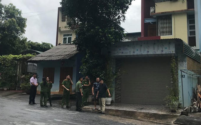 Nhà ông Nguyễn Trọng Lương đang bị khám xét.