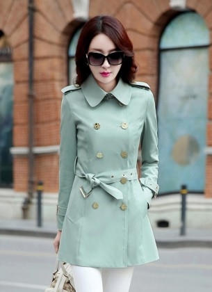 Chiếc áo kaki với gam màu xanh dịu dàng. Ảnh: Nguồn internet.