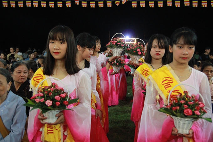 Đến hẹn lại lên, cứ mỗi độ tháng 7 về, người dân cả nước lại chuẩn bị cho ngày Lễ Vu Lan.