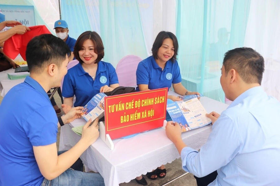 BHTN là một chính sách quan trọng của hệ thống an sinh xã hội, cung cấp hỗ trợ tài chính cho người lao động (NLĐ) khi không may mất việc. (Ảnh: Công Chiến)