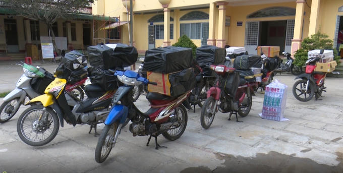 C&aacute;c đối tượng đ&atilde; vứt bỏ xe m&aacute;y c&ugrave;ng thuốc l&aacute; ở lại để chạy tho&aacute;t th&acirc;n.